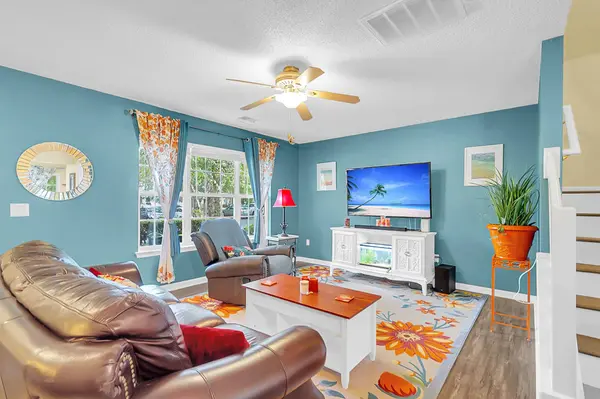 7958 Shadow Oak Dr, North Charleston, SC 29406