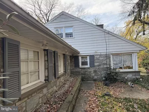 122 LAMPETER RD, Lancaster, PA 17602