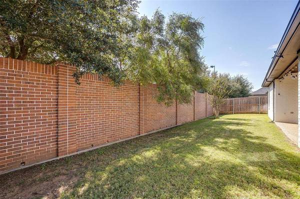 2705 River Path Court, Burleson, TX 76028