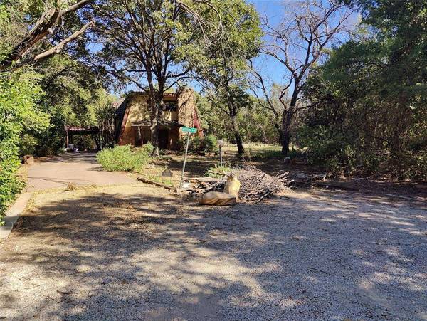 1304 Dublin Street, Grapevine, TX 76051