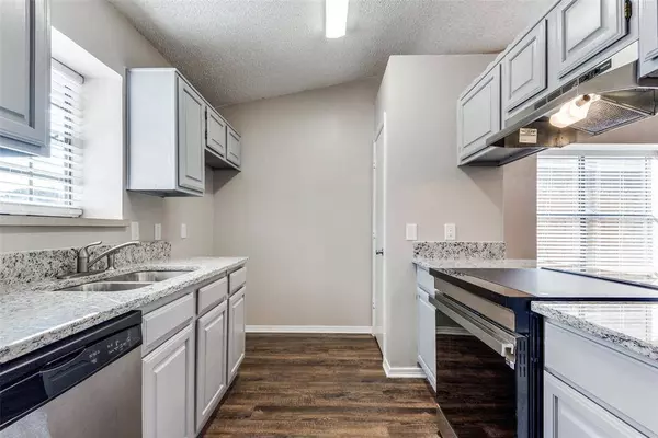 1703 Dynasty Drive, Glenn Heights, TX 75154