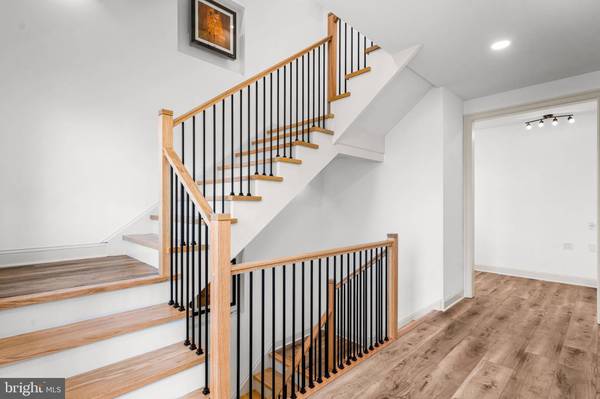 18 NEW ALBANY, Moorestown, NJ 08057