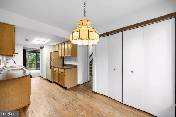 6 DORSET DR, Marlton, NJ 08053