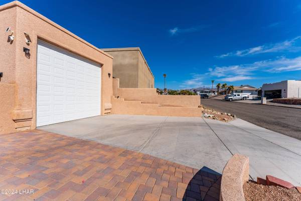 2625 Tradewind Dr, Lake Havasu City, AZ 86403