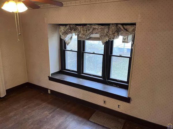 2818 SE Kentucky AVE, Topeka, KS 66605