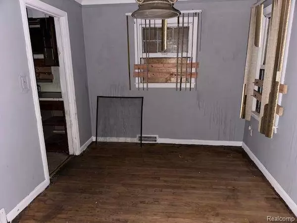 15295 YOUNG Street, Detroit, MI 48205