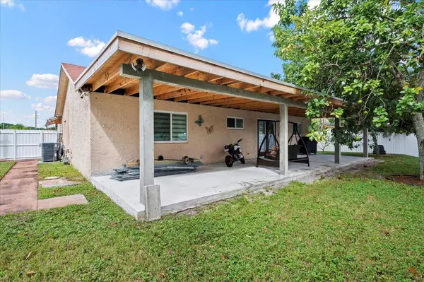 487 Foresta TER, West Palm Beach, FL 33415