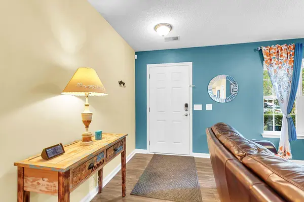 7958 Shadow Oak Dr, North Charleston, SC 29406