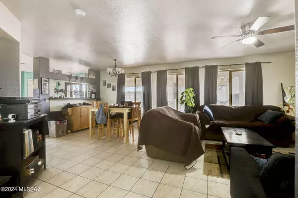 8766 S Desert Valley Way, Tucson, AZ 85747