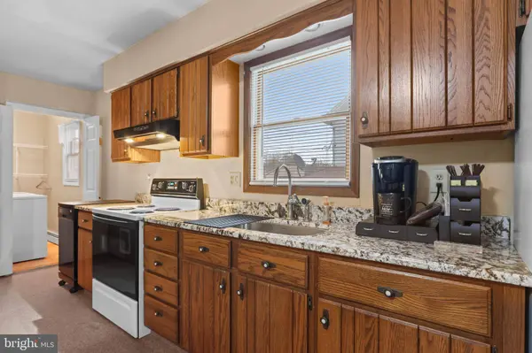 305 CHESTNUT ST, Bethlehem, PA 18017