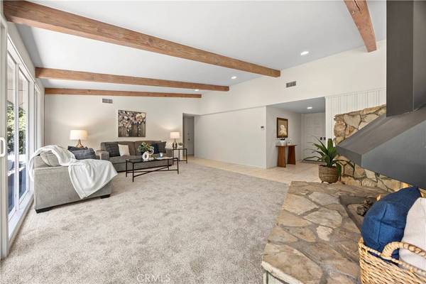 13421 Sussex PL, Santa Ana, CA 92705