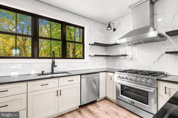 18 NEW ALBANY, Moorestown, NJ 08057