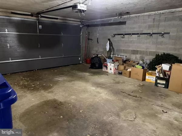 122 LAMPETER RD, Lancaster, PA 17602