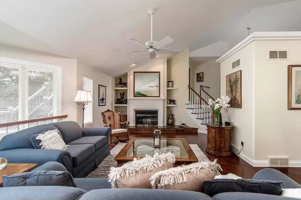 722 Pleasant Oak Drive, Oregon, WI 53575