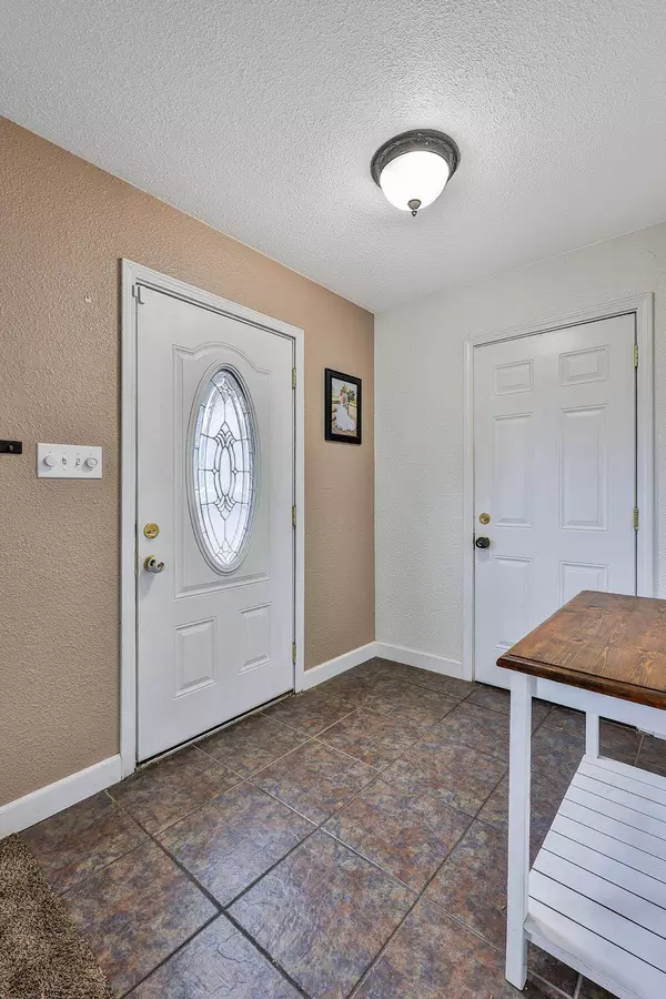 1724 Cotton Court, Tulare, CA 93274