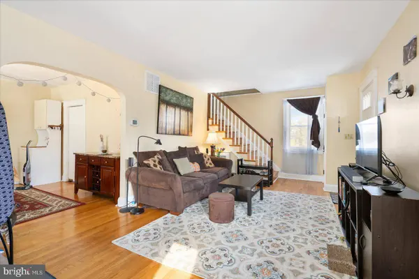 8004 MANOR RD, Parkville, MD 21234