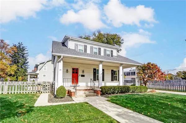 25 Oak Knoll Drive, Oakwood, OH 45419