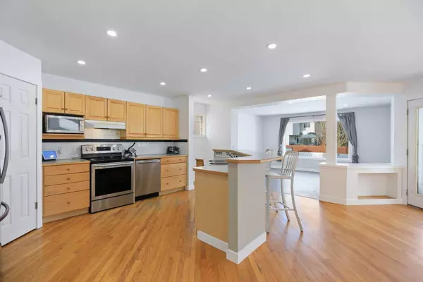 170 River Rock PL SE, Calgary, AB T2C 4P5