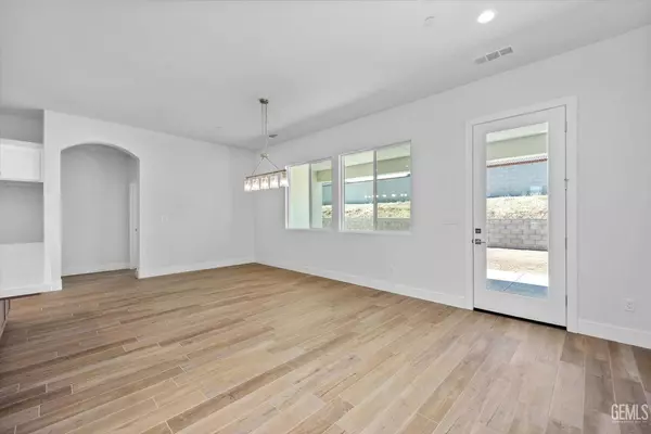 406 Savannah Place, Tehachapi, CA 93561