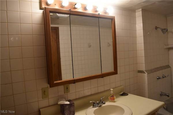 201 N 8th ST, Martins Ferry, OH 43935