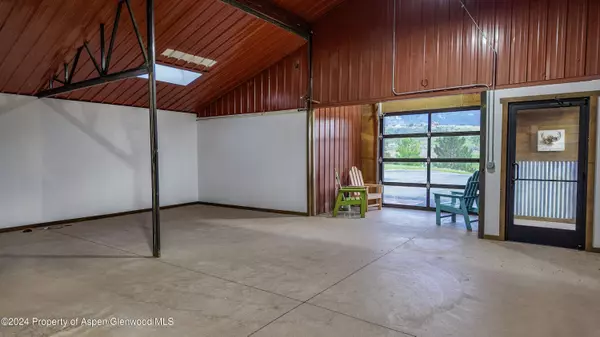 8700 Co Rd 300, Parachute, CO 81635