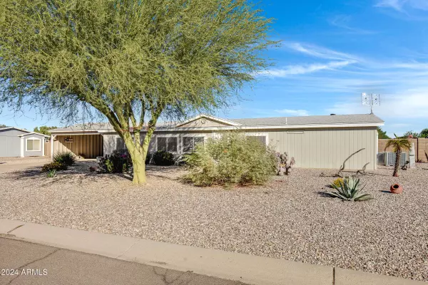 944 E TALL PINE Street, San Tan Valley, AZ 85140