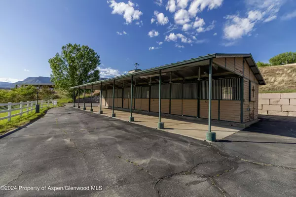 8700 Co Rd 300, Parachute, CO 81635