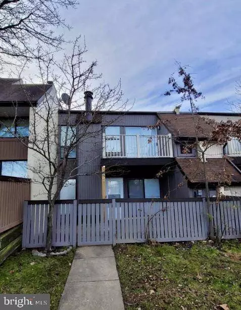 3903 WOODHUE PL #16, Alexandria, VA 22309