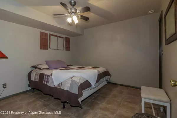 8700 Co Rd 300, Parachute, CO 81635