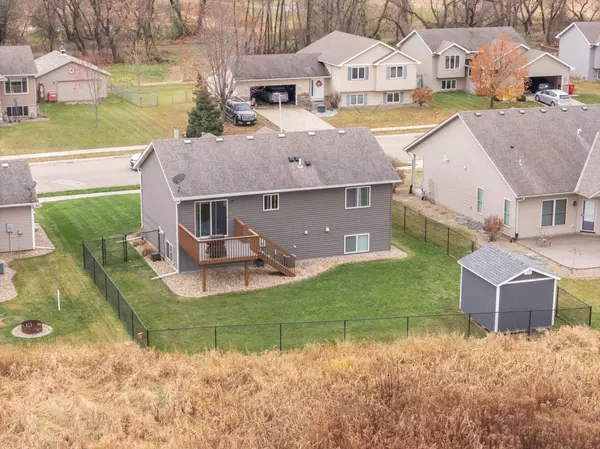 5413 Weatherstone DR NW, Rochester, MN 55901