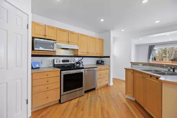 170 River Rock PL SE, Calgary, AB T2C 4P5