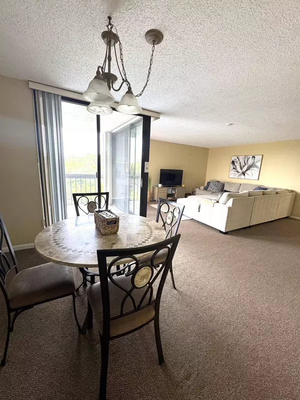 825 Egret CIR 410, Delray Beach, FL 33444