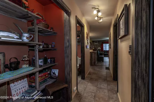 8700 Co Rd 300, Parachute, CO 81635