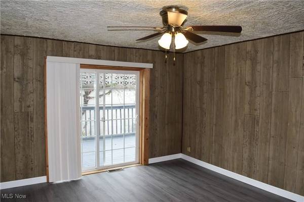 201 N 8th ST, Martins Ferry, OH 43935