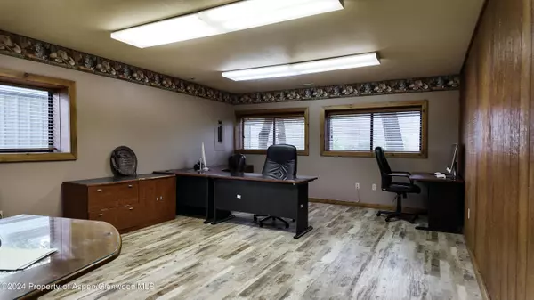 8700 Co Rd 300, Parachute, CO 81635