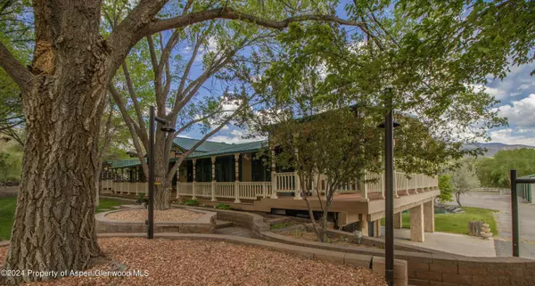 8700 Co Rd 300, Parachute, CO 81635