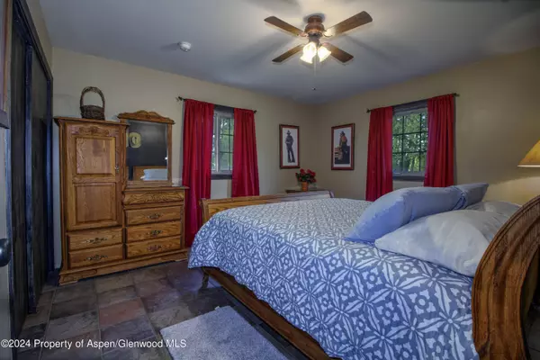 8700 Co Rd 300, Parachute, CO 81635