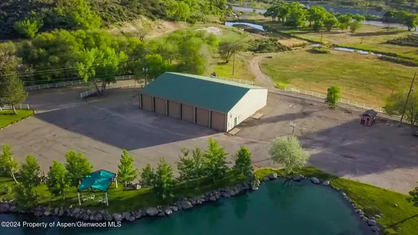 8700 Co Rd 300, Parachute, CO 81635