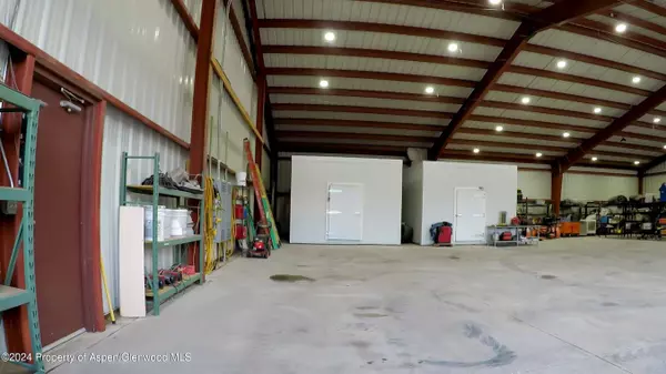 8700 Co Rd 300, Parachute, CO 81635