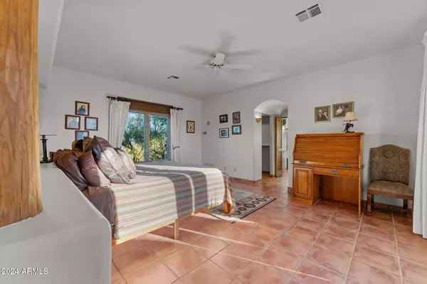 1220 S CAMINO COBRE Drive, Wickenburg, AZ 85390