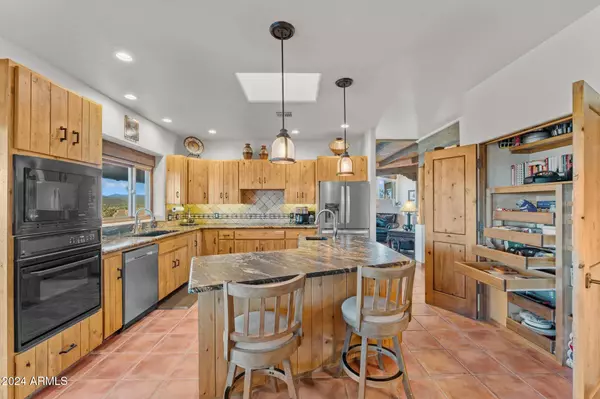 1220 S CAMINO COBRE Drive, Wickenburg, AZ 85390