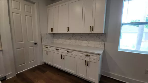 880 17TH AVE S, Saint Petersburg, FL 33701