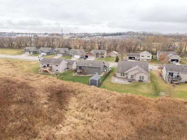 5413 Weatherstone DR NW, Rochester, MN 55901