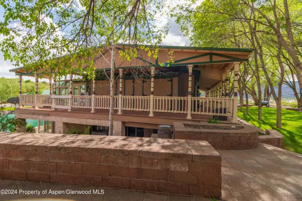 8700 Co Rd 300, Parachute, CO 81635