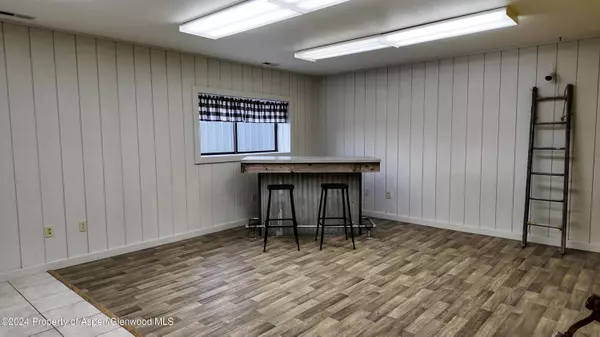 8700 Co Rd 300, Parachute, CO 81635