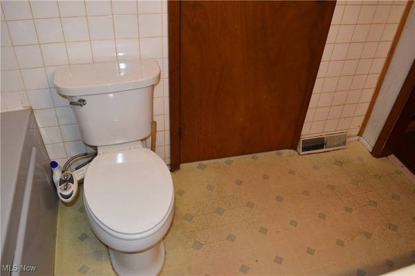 201 N 8th ST, Martins Ferry, OH 43935