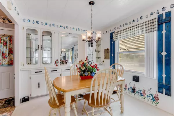 181 PALM MEADOWS DR, Eustis, FL 32726