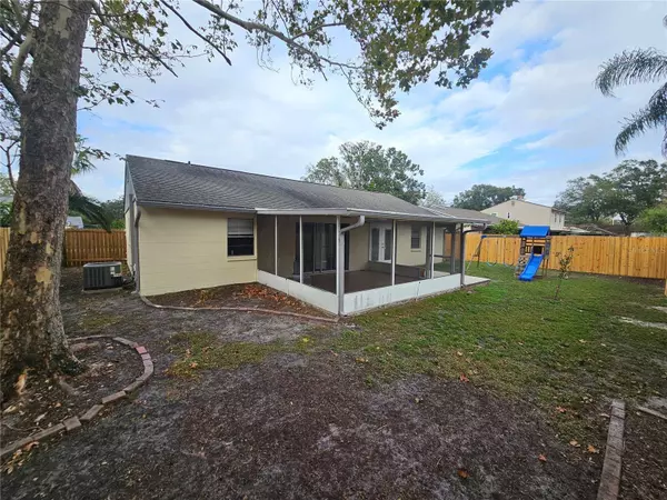 17626 WHISTLING LN, Lutz, FL 33549