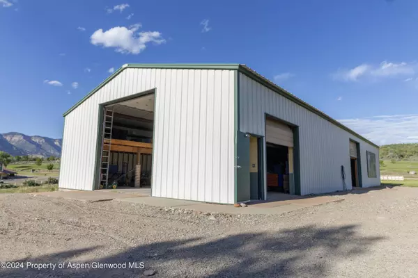 8700 Co Rd 300, Parachute, CO 81635