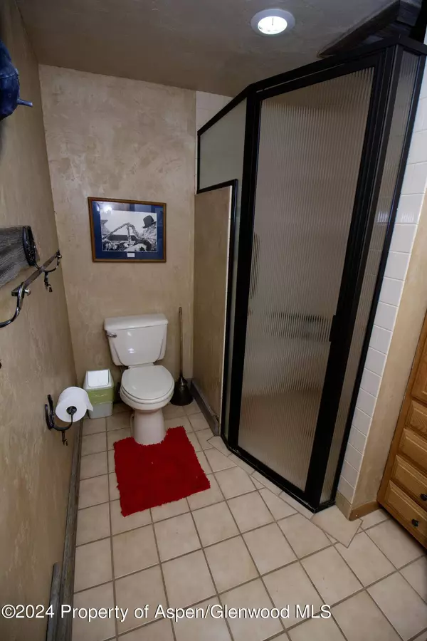 8700 Co Rd 300, Parachute, CO 81635